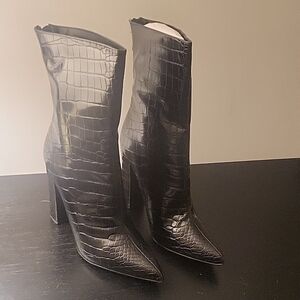 Elegant Black Croc-Embossed Women's Boots